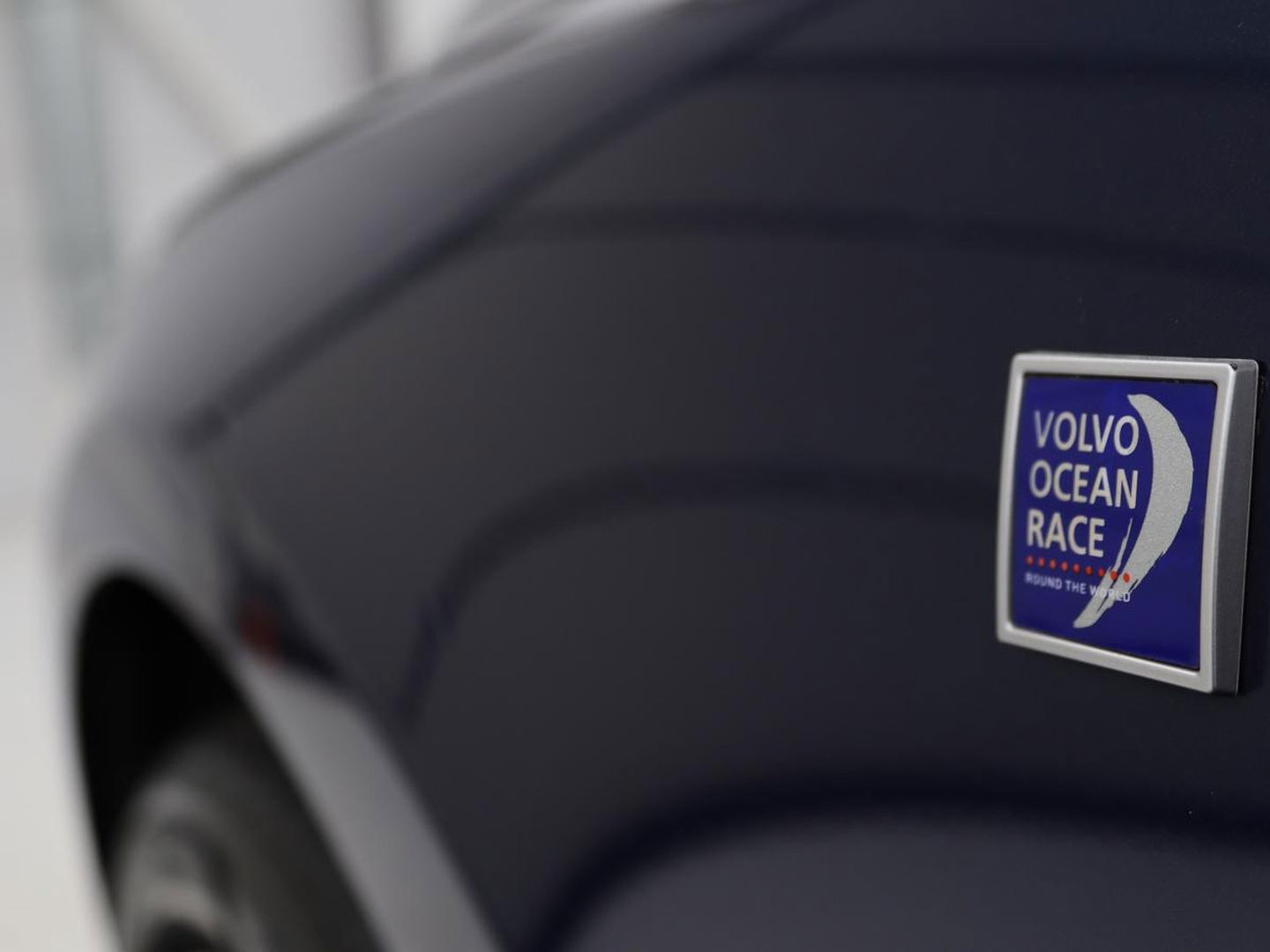 Volvo V40 Cross Country 2.0 D2 Ocean Race | Leder | Stoelverwarming | Trekhaak | Climate control | Bluetooth | Cruise control