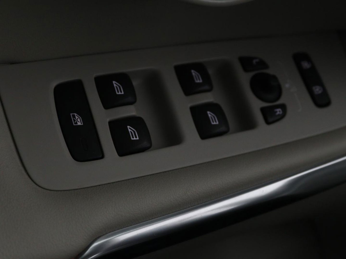 Volvo V40 Cross Country 2.0 D2 Ocean Race | Leder | Stoelverwarming | Trekhaak | Climate control | Bluetooth | Cruise control
