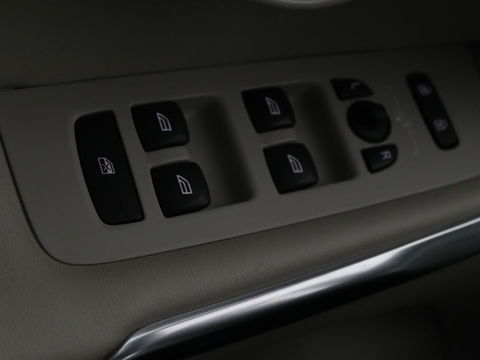 Volvo V40 Cross Country 2.0 D2 Ocean Race | Leder | Stoelverwarming | Trekhaak | Climate control | Bluetooth | Cruise control