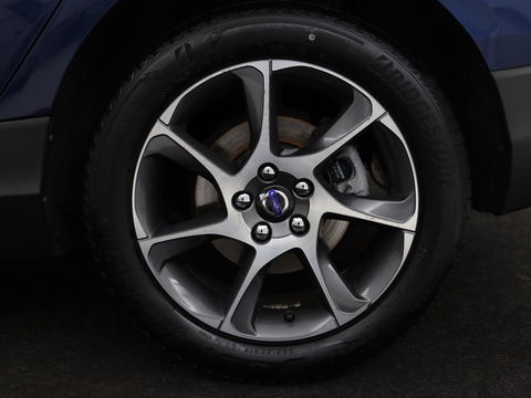 Volvo V40 Cross Country 2.0 D2 Ocean Race | Leder | Stoelverwarming | Trekhaak | Climate control | Bluetooth | Cruise control