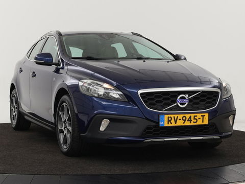 Volvo V40 Cross Country 2.0 D2 Ocean Race | Leder | Stoelverwarming | Trekhaak | Climate control | Bluetooth | Cruise control