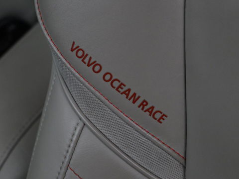 Volvo V40 Cross Country 2.0 D2 Ocean Race | Leder | Stoelverwarming | Trekhaak | Climate control | Bluetooth | Cruise control
