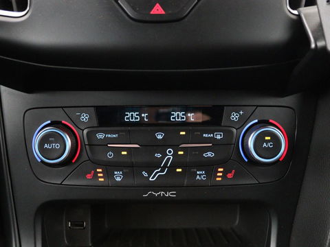 Ford Focus 2.0 ST-3 | Stoel & stuurverwarming | Recaro sportstoelen | Xenon | Bluetooth | Climate control | Half leder | Cruise control