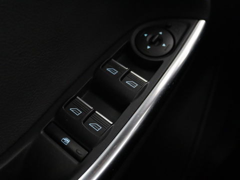Ford Focus 2.0 ST-3 | Stoel & stuurverwarming | Recaro sportstoelen | Xenon | Bluetooth | Climate control | Half leder | Cruise control