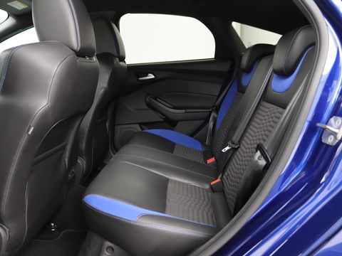 Ford Focus 2.0 ST-3 | Stoel & stuurverwarming | Recaro sportstoelen | Xenon | Bluetooth | Climate control | Half leder | Cruise control