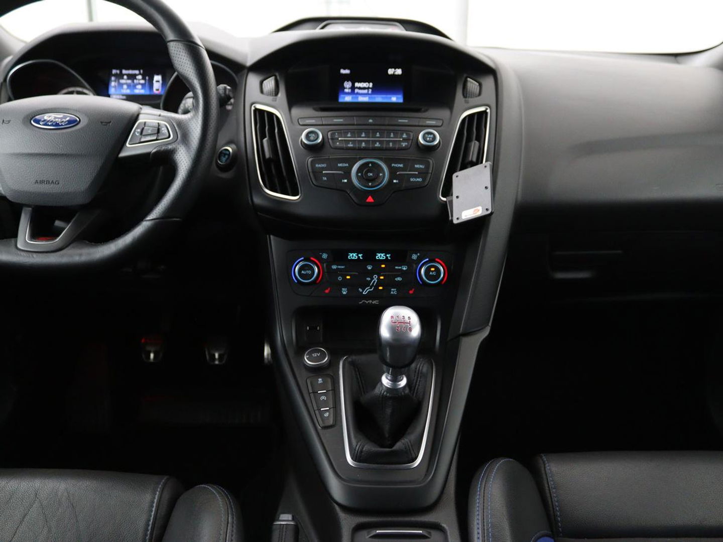 Ford Focus 2.0 ST-3 | Stoel & stuurverwarming | Recaro sportstoelen | Xenon | Bluetooth | Climate control | Half leder | Cruise control