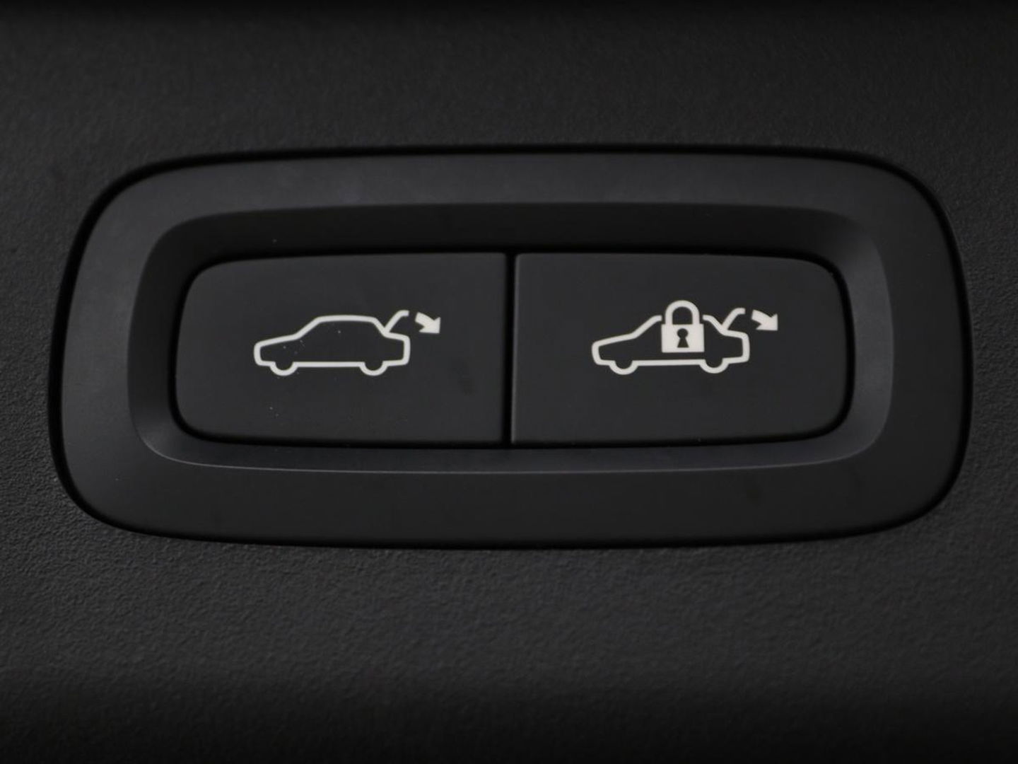 Lynk & Co 01 1.5 Plug In | Panoramadak | Infinity by Harman | 360 camera | Adaptive cruise | Stoelverwarming | Carplay | Memory | Full LED