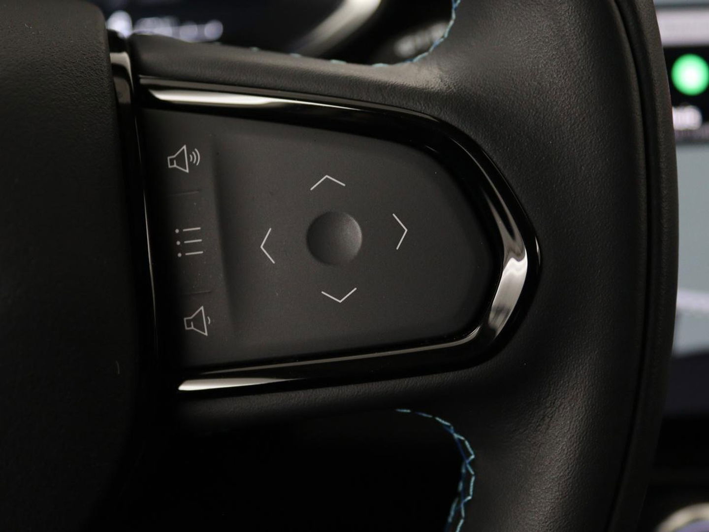 Lynk & Co 01 1.5 Plug In | Panoramadak | Infinity by Harman | 360 camera | Adaptive cruise | Stoelverwarming | Carplay | Memory | Full LED
