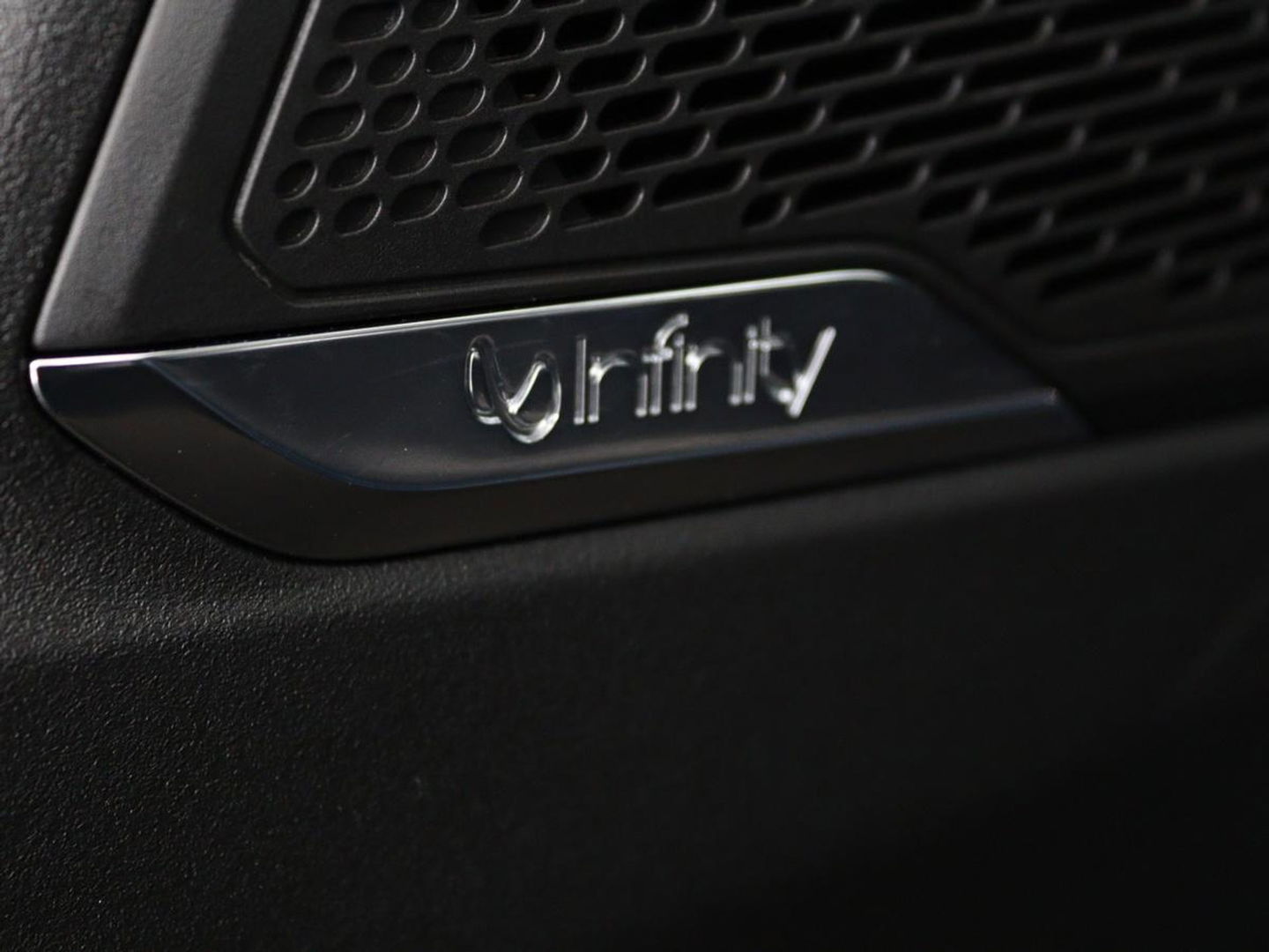 Lynk & Co 01 1.5 Plug In | Panoramadak | Infinity by Harman | 360 camera | Adaptive cruise | Stoelverwarming | Carplay | Memory | Full LED