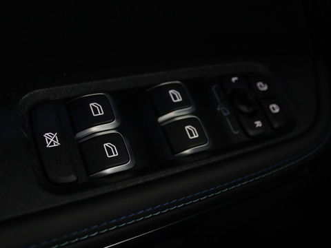 Lynk & Co 01 1.5 Plug In | Panoramadak | Infinity by Harman | 360 camera | Adaptive cruise | Stoelverwarming | Carplay | Memory | Full LED