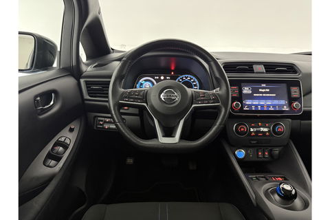 Nissan Leaf Acenta 40 kWh 150PK Camera Carplay LED Clima Cruise 16''LMV Stoel/Stuurverwarming