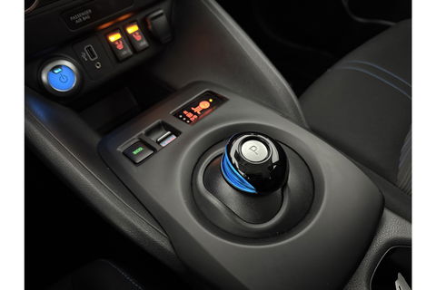 Nissan Leaf Acenta 40 kWh 150PK Camera Carplay LED Clima Cruise 16''LMV Stoel/Stuurverwarming