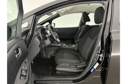 Nissan Leaf Acenta 40 kWh 150PK Camera Carplay LED Clima Cruise 16''LMV Stoel/Stuurverwarming