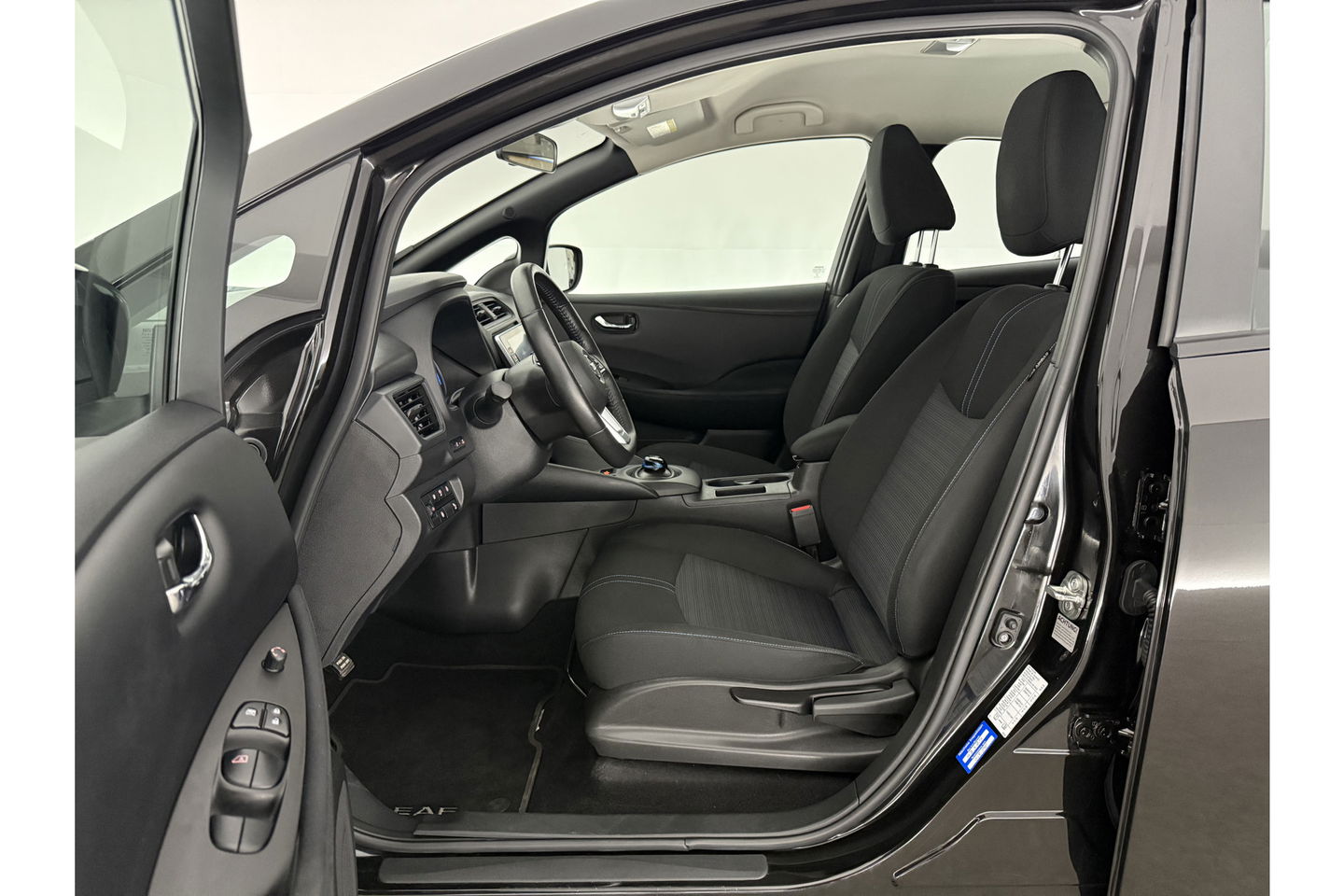 Nissan Leaf Acenta 40 kWh 150PK Camera Carplay LED Clima Cruise 16''LMV Stoel/Stuurverwarming