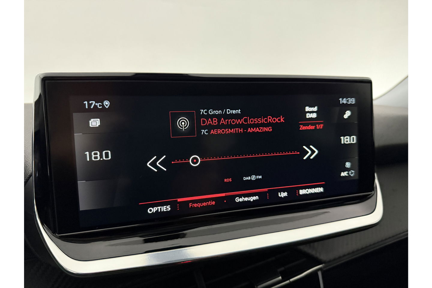 Peugeot 2008 1.2 PureTech 360 Camera Carplay LED Virtual Clima Cruise Navi PDC 17''LMV