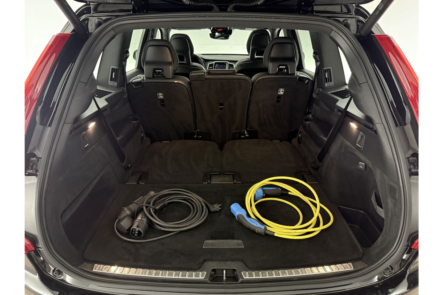 Volvo XC90 2.0 T8 Twin Engine AWD Inscription 7P 358PK Pano Trekhaak Carplay LED Virtual Camera Clima Cruise Navi PDC 21''LMV