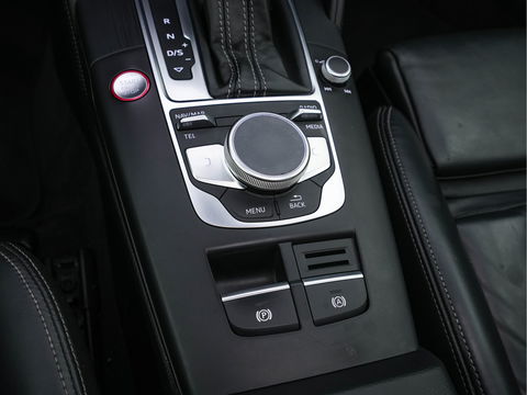 Audi RS3 2.5 TFSI quattro Aut. *RS-SEATS | PANO | NAPPA-FULL-LEATHER | DIGI-COCKPIT | BANG&OLUFSEN | APPLE-CARPLAY | ADAPTIVE-CRUISE | BLIND-SPOT | CAMERA | KEYLESS | NAVI-FULLMAP | DAB+ | MAGNETIC-RIDE | 19''ALU*
