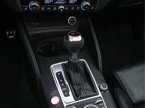 Audi RS3 2.5 TFSI quattro Aut. *RS-SEATS | PANO | NAPPA-FULL-LEATHER | DIGI-COCKPIT | BANG&OLUFSEN | APPLE-CARPLAY | ADAPTIVE-CRUISE | BLIND-SPOT | CAMERA | KEYLESS | NAVI-FULLMAP | DAB+ | MAGNETIC-RIDE | 19''ALU*
