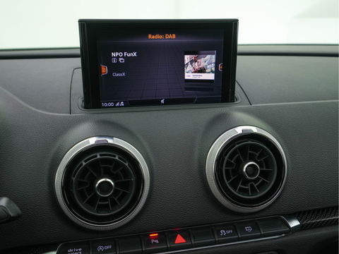Audi RS3 2.5 TFSI quattro Aut. *RS-SEATS | PANO | NAPPA-FULL-LEATHER | DIGI-COCKPIT | BANG&OLUFSEN | APPLE-CARPLAY | ADAPTIVE-CRUISE | BLIND-SPOT | CAMERA | KEYLESS | NAVI-FULLMAP | DAB+ | MAGNETIC-RIDE | 19''ALU*