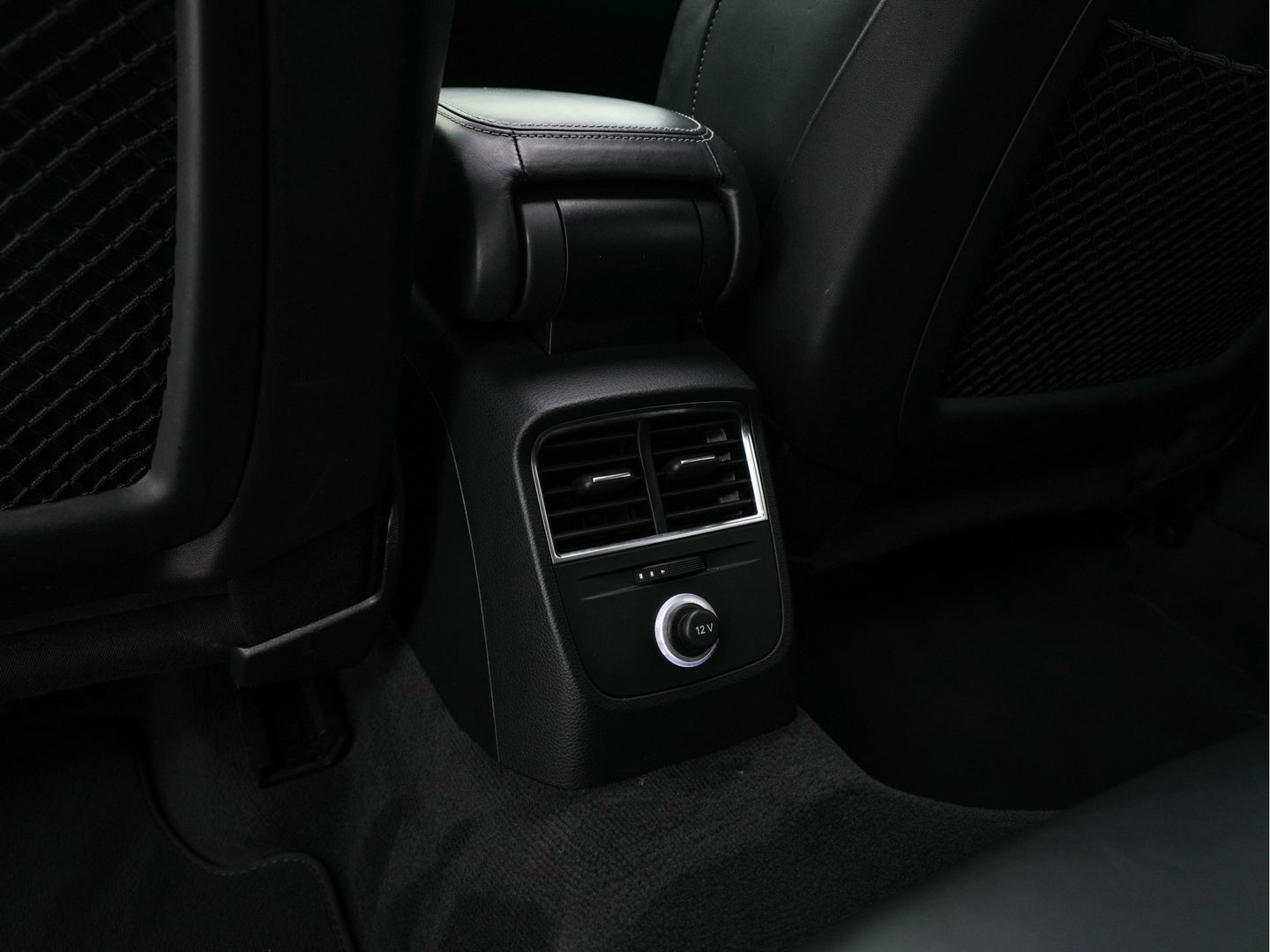 Audi RS3 2.5 TFSI quattro Aut. *RS-SEATS | PANO | NAPPA-FULL-LEATHER | DIGI-COCKPIT | BANG&OLUFSEN | APPLE-CARPLAY | ADAPTIVE-CRUISE | BLIND-SPOT | CAMERA | KEYLESS | NAVI-FULLMAP | DAB+ | MAGNETIC-RIDE | 19''ALU*
