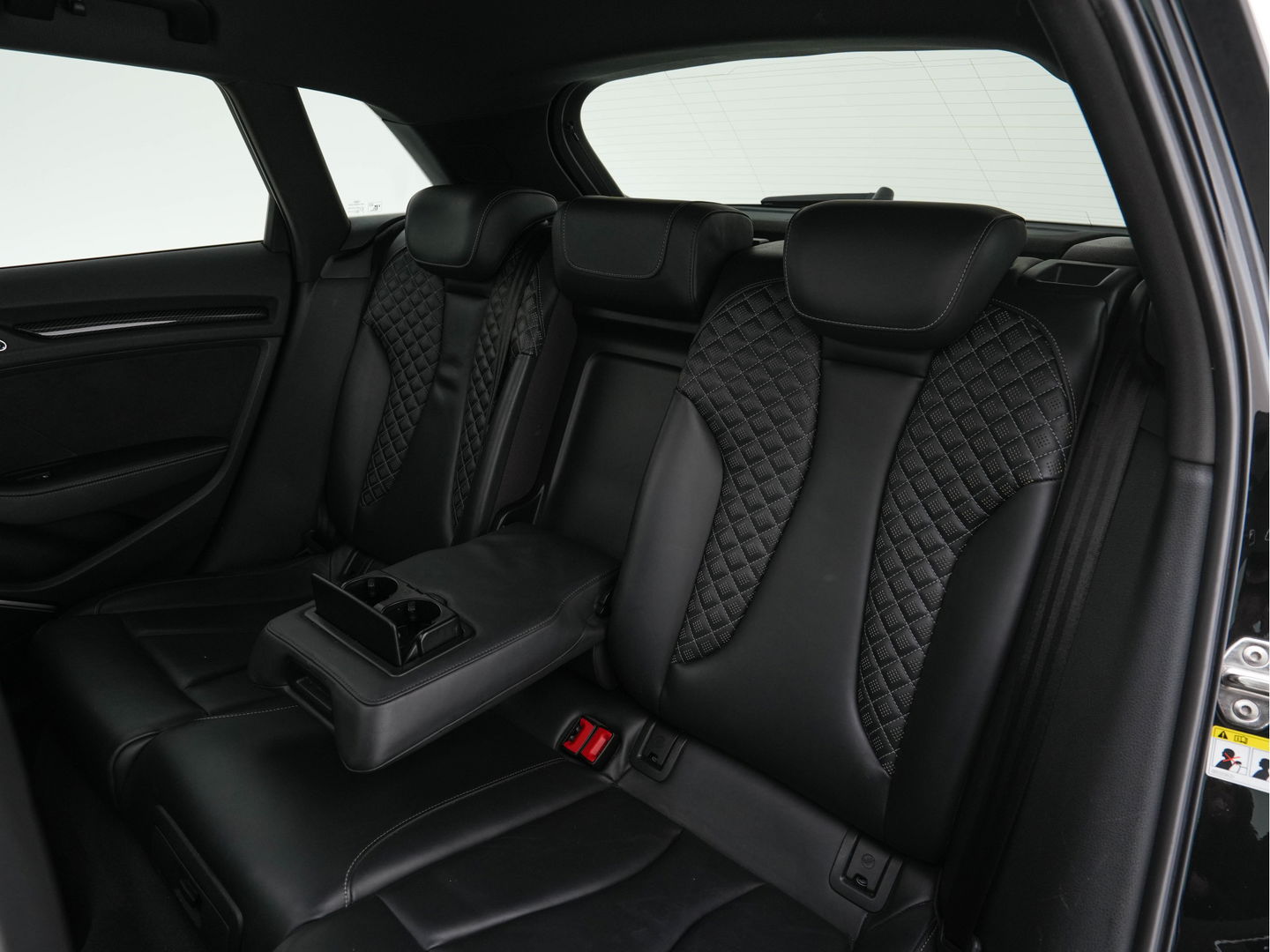 Audi RS3 2.5 TFSI quattro Aut. *RS-SEATS | PANO | NAPPA-FULL-LEATHER | DIGI-COCKPIT | BANG&OLUFSEN | APPLE-CARPLAY | ADAPTIVE-CRUISE | BLIND-SPOT | CAMERA | KEYLESS | NAVI-FULLMAP | DAB+ | MAGNETIC-RIDE | 19''ALU*