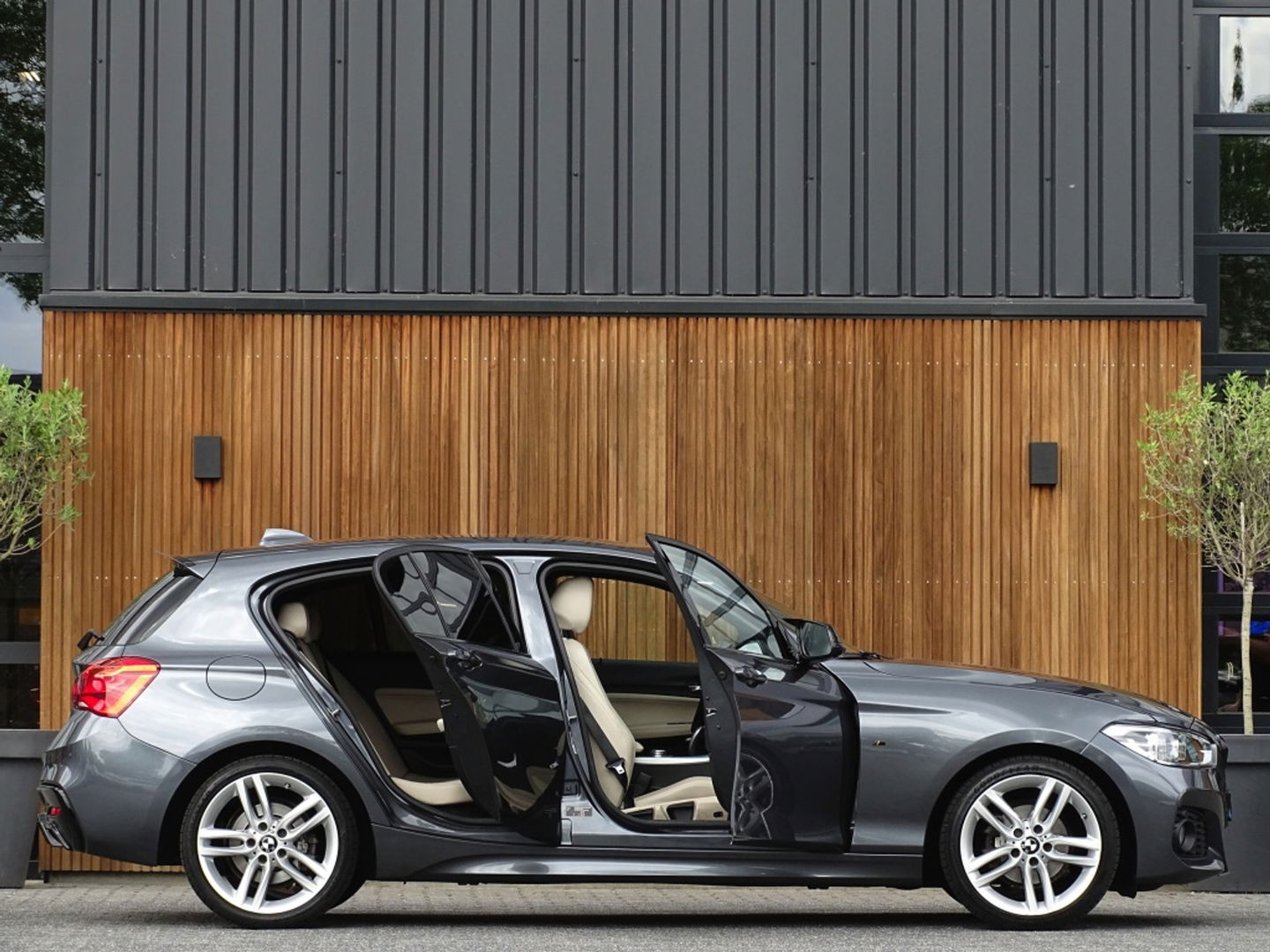 BMW 1-serie 118i TwinTurbo Power / M-Sport / LED *NAP*