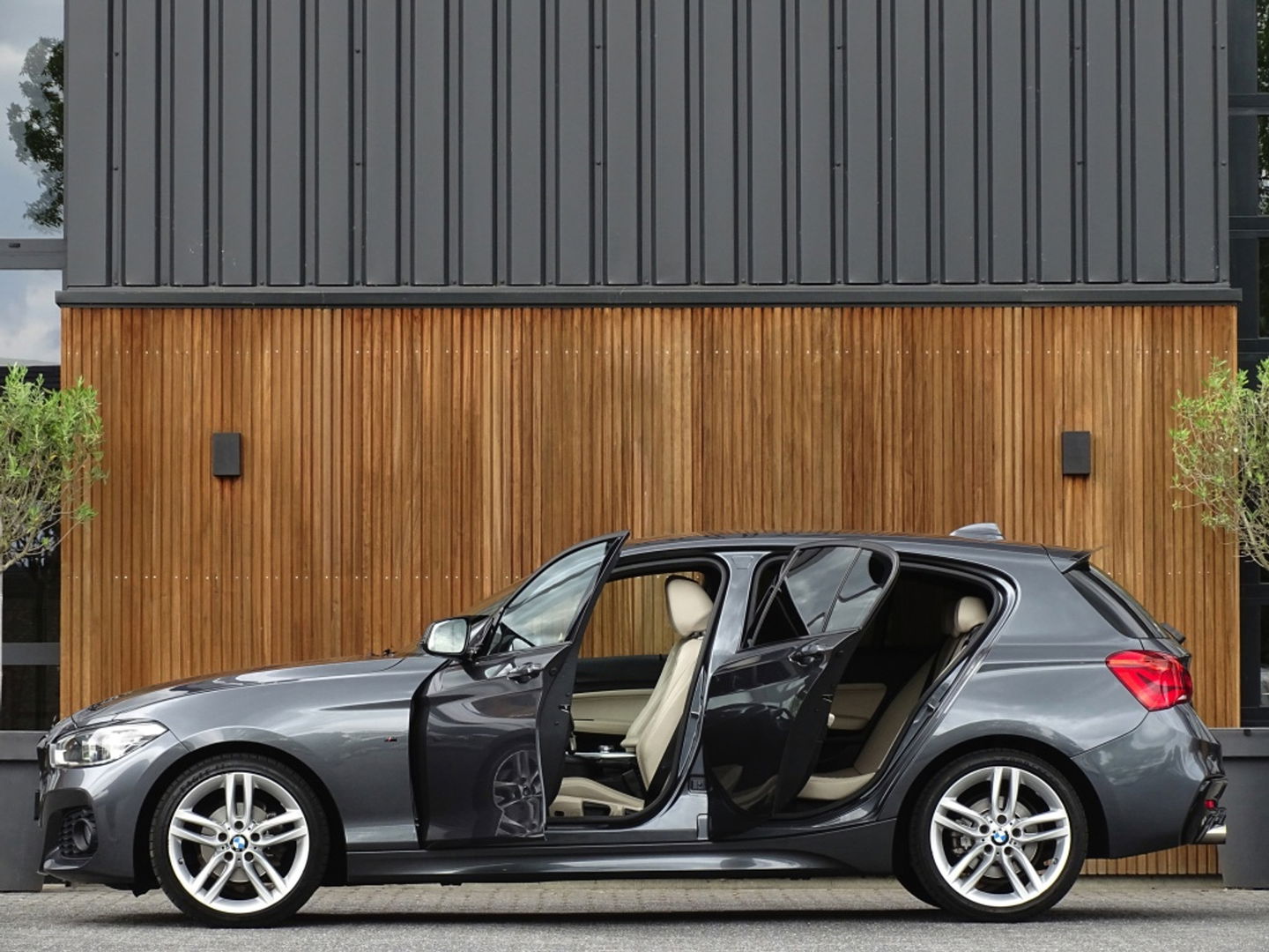 BMW 1-serie 118i TwinTurbo Power / M-Sport / LED *NAP*