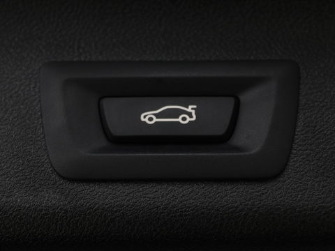 BMW 5 Serie 530e Business Edition Plus | LaserLight | Leder | Stoelverwarming | Carplay | Live Cockpit | Navigatie | Memory | Parkeerhulp | Climate control