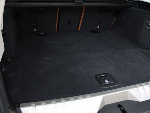 BMW 5 Serie 530e Business Edition Plus | LaserLight | Leder | Stoelverwarming | Carplay | Live Cockpit | Navigatie | Memory | Parkeerhulp | Climate control