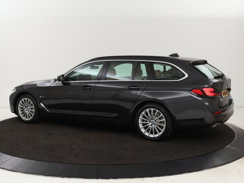 BMW 5 Serie 530e Business Edition Plus | LaserLight | Leder | Stoelverwarming | Carplay | Live Cockpit | Navigatie | Memory | Parkeerhulp | Climate control