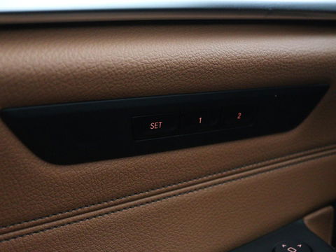 BMW 5 Serie 530e Business Edition Plus | LaserLight | Leder | Stoelverwarming | Carplay | Live Cockpit | Navigatie | Memory | Parkeerhulp | Climate control