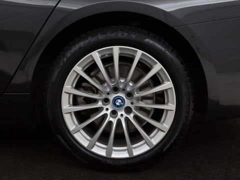 BMW 5 Serie 530e Business Edition Plus | LaserLight | Leder | Stoelverwarming | Carplay | Live Cockpit | Navigatie | Memory | Parkeerhulp | Climate control