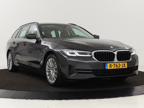 BMW 5 Serie 530e Business Edition Plus | LaserLight | Leder | Stoelverwarming | Carplay | Live Cockpit | Navigatie | Memory | Parkeerhulp | Climate control