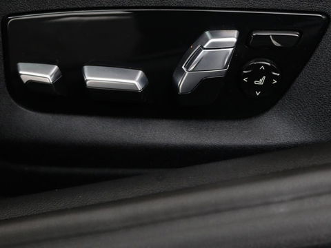 BMW 5 Serie 530e Business Edition Plus | LaserLight | Leder | Stoelverwarming | Carplay | Live Cockpit | Navigatie | Memory | Parkeerhulp | Climate control
