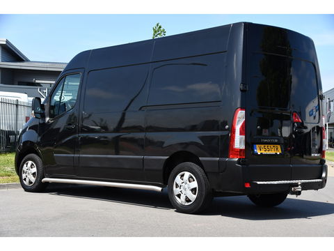 Renault Master T35 2.3 dCi L2H2 Black Edition Cruise, NAVI, Sensoren, Multimedia, Clima, Trekhaak, Airco, 145PK, Uniek!