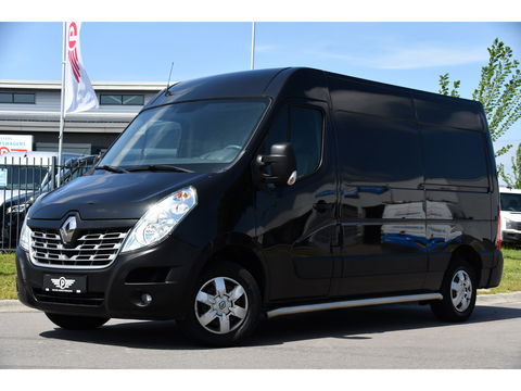 Renault Master T35 2.3 dCi L2H2 Black Edition Cruise, NAVI, Sensoren, Multimedia, Clima, Trekhaak, Airco, 145PK, Uniek!