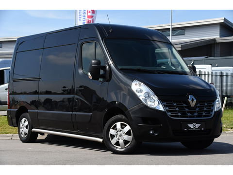 Renault Master T35 2.3 dCi L2H2 Black Edition Cruise, NAVI, Sensoren, Multimedia, Clima, Trekhaak, Airco, 145PK, Uniek!