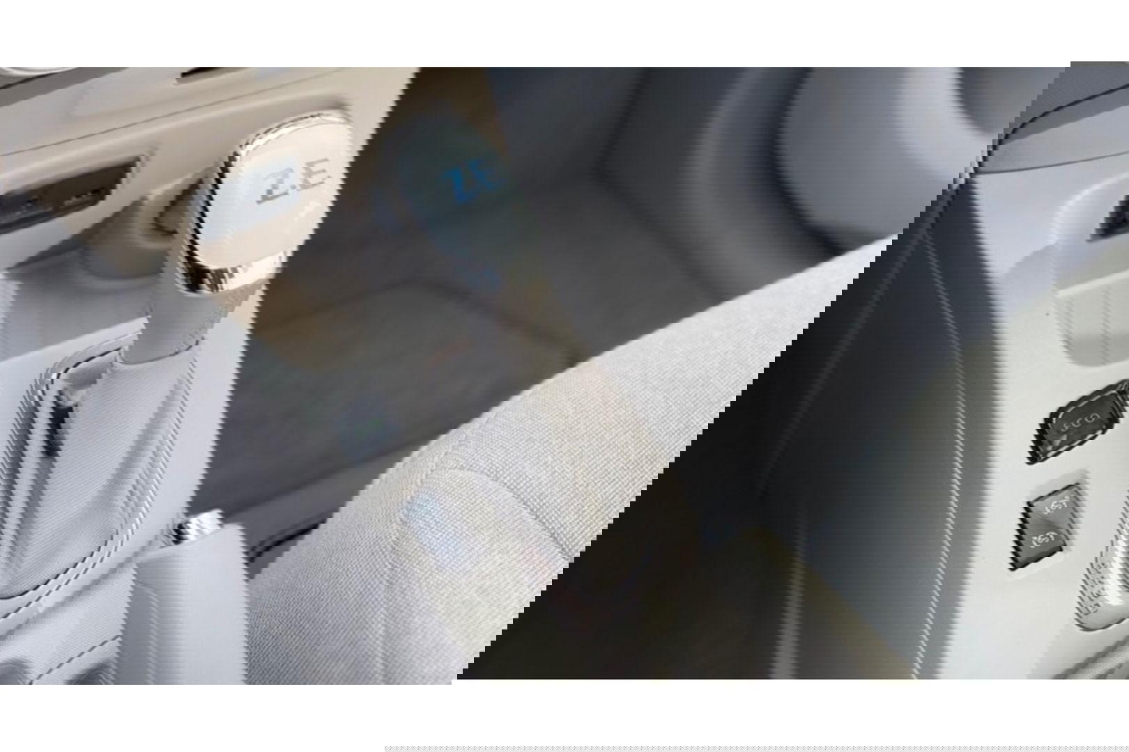 Renault ZOE R90 INTENS QC 40 AIRCO NAVI PDC CRUISE.