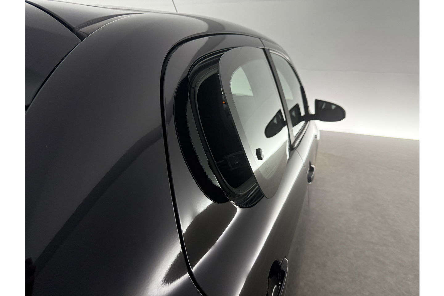 Peugeot 108 1.0 e-VTi Camera LED Clima Cruise Navigatie 15"LMV