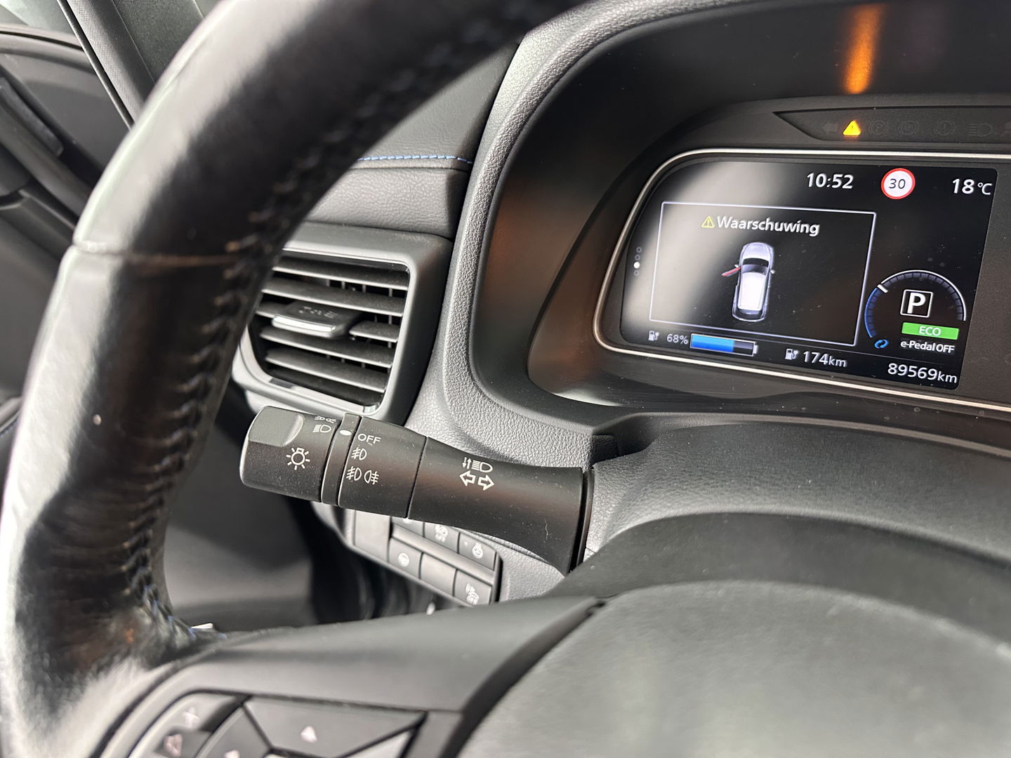 Nissan Leaf Tekna 40 kWh Aut. *LEATHER-FABRIC | FULL-LED | BOSE-SURROUND | ADAPTIVE-CRUISE | TOPVIEW | KEYLESS | NAVI-FULLMAP | BLINDSPOT | DAB+ | PDC | HEATED-COMFORTSEATS | TOWBAR | DIGI-COCKPIT | 17"ALU
