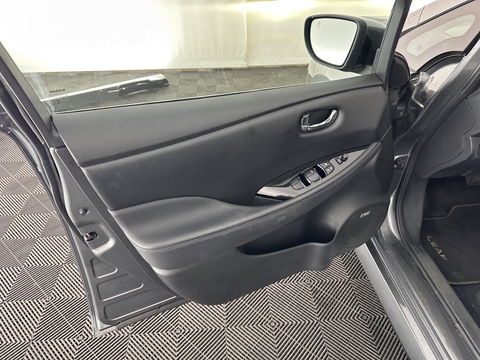 Nissan Leaf Tekna 40 kWh Aut. *LEATHER-FABRIC | FULL-LED | BOSE-SURROUND | ADAPTIVE-CRUISE | TOPVIEW | KEYLESS | NAVI-FULLMAP | BLINDSPOT | DAB+ | PDC | HEATED-COMFORTSEATS | TOWBAR | DIGI-COCKPIT | 17"ALU