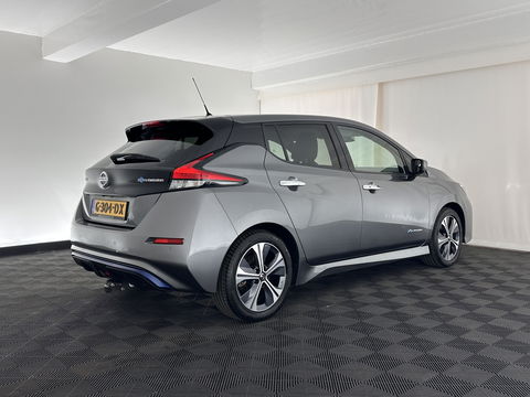 Nissan Leaf Tekna 40 kWh Aut. *LEATHER-FABRIC | FULL-LED | BOSE-SURROUND | ADAPTIVE-CRUISE | TOPVIEW | KEYLESS | NAVI-FULLMAP | BLINDSPOT | DAB+ | PDC | HEATED-COMFORTSEATS | TOWBAR | DIGI-COCKPIT | 17"ALU