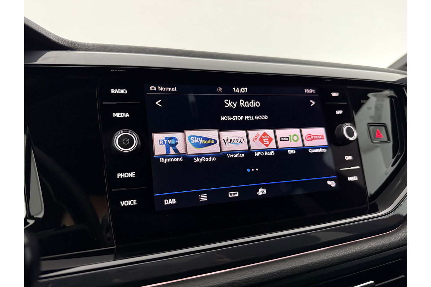Volkswagen Polo 1.0 TSI 116PK R-line Clima LED Adaptive Cruise Carplay Camera Virtual Navi PDC