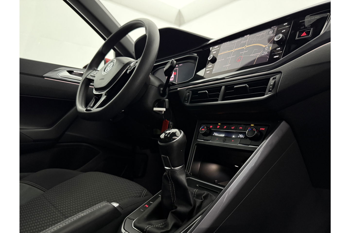 Volkswagen Polo 1.0 TSI 116PK R-line Clima LED Adaptive Cruise Carplay Camera Virtual Navi PDC