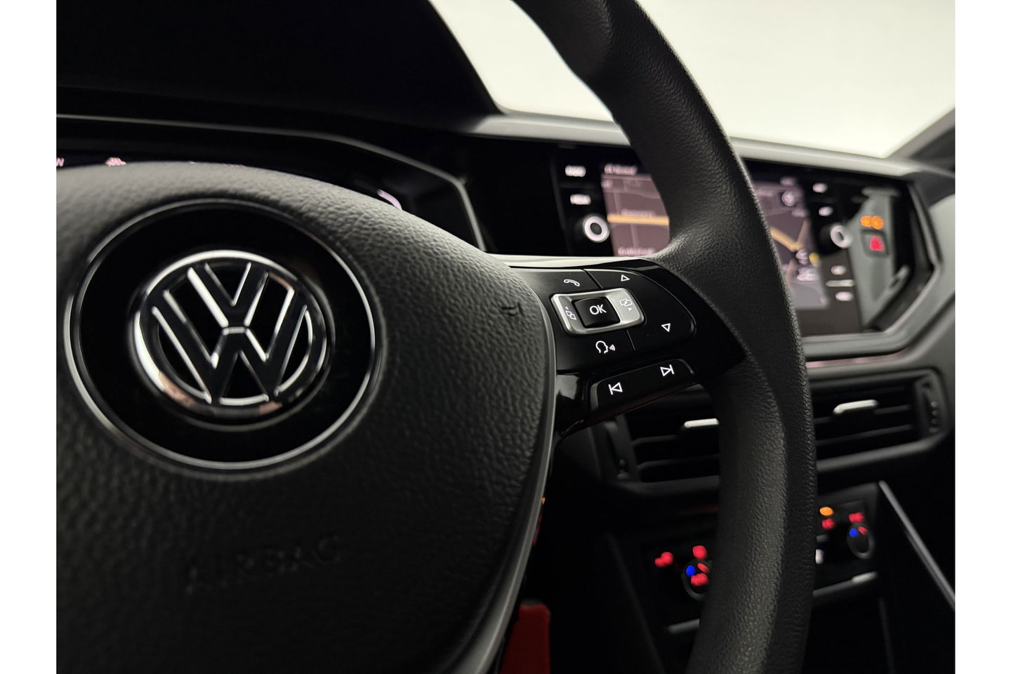 Volkswagen Polo 1.0 TSI 116PK R-line Clima LED Adaptive Cruise Carplay Camera Virtual Navi PDC