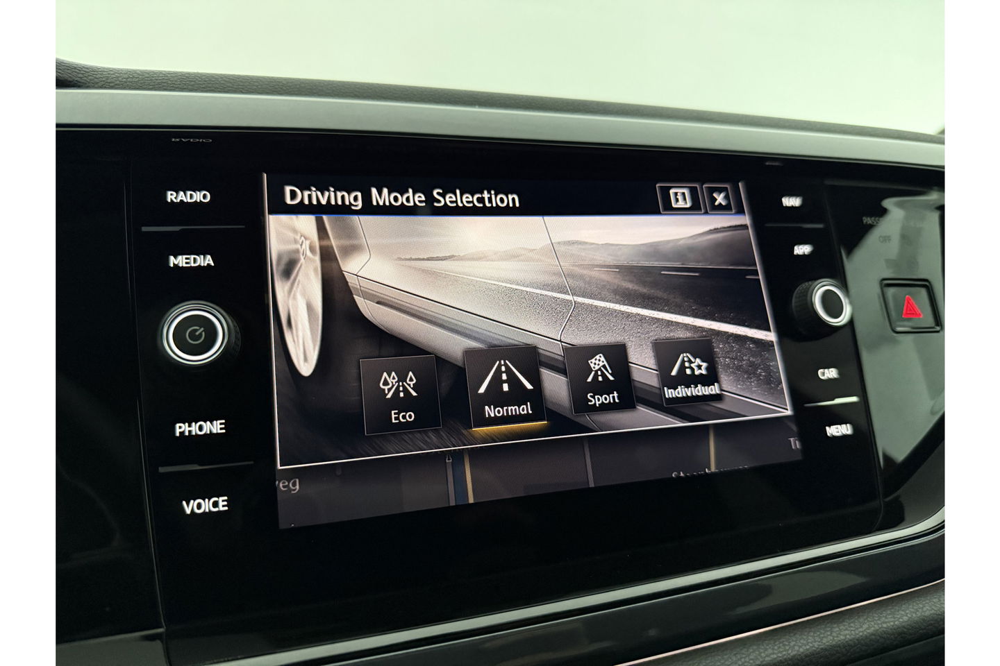 Volkswagen Polo 1.0 TSI 116PK R-line Clima LED Adaptive Cruise Carplay Camera Virtual Navi PDC
