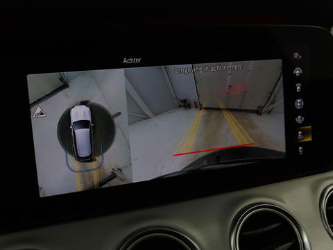 Mercedes-Benz E-Klasse 300de 4Matic AMG Night | Panoramadak | Trekhaak | Stoelverwarming | 360 camera | Adaptive cruise | Leder/Alcantara | Burmeseter | Matrix LED | Navigatie