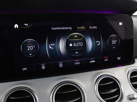 Mercedes-Benz E-Klasse 300de 4Matic AMG Night | Panoramadak | Trekhaak | Stoelverwarming | 360 camera | Adaptive cruise | Leder/Alcantara | Burmeseter | Matrix LED | Navigatie