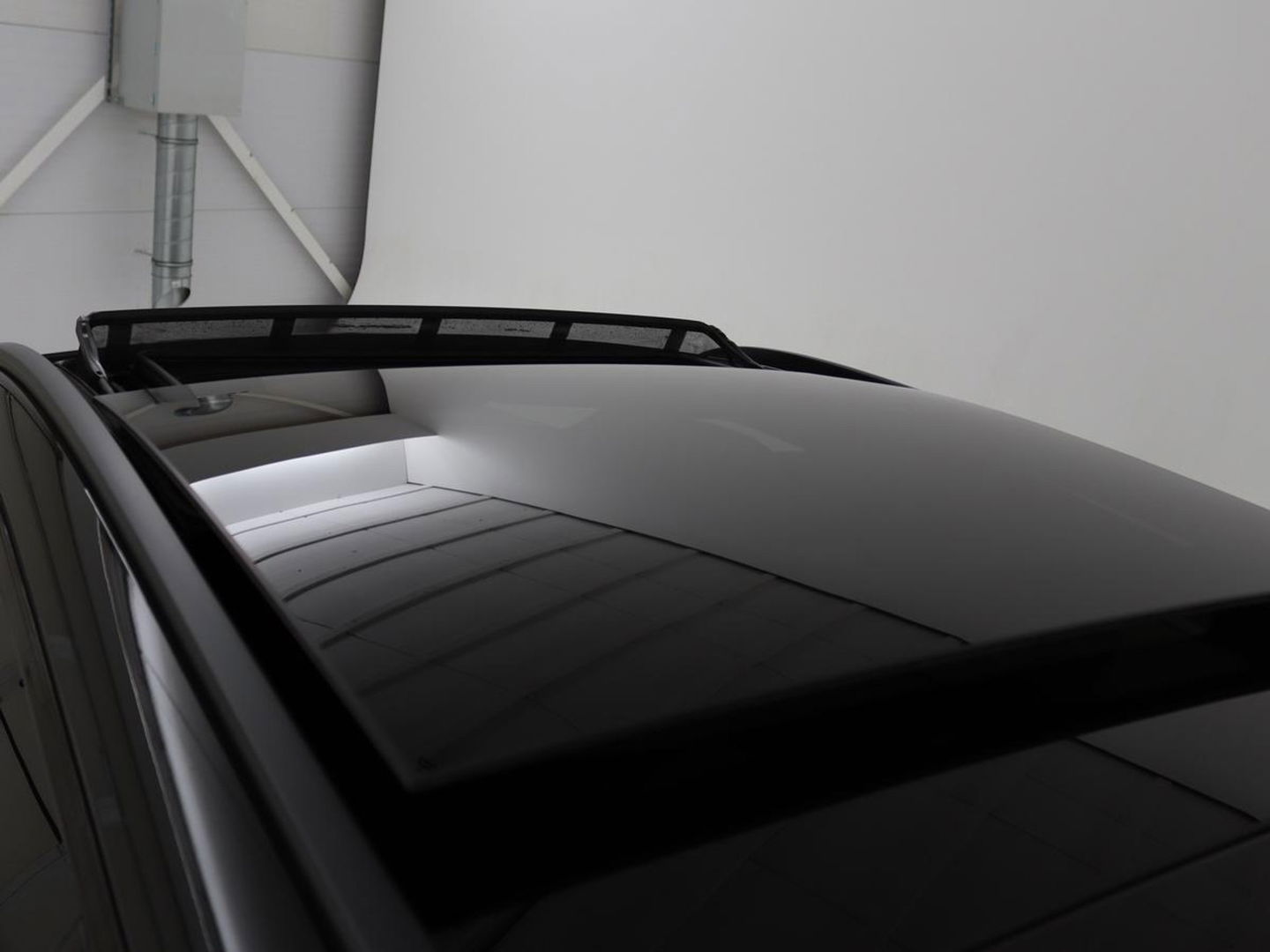 Mercedes-Benz E-Klasse 300de 4Matic AMG Night | Panoramadak | Trekhaak | Stoelverwarming | 360 camera | Adaptive cruise | Leder/Alcantara | Burmeseter | Matrix LED | Navigatie