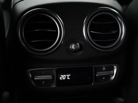 Mercedes-Benz E-Klasse 300de 4Matic AMG Night | Panoramadak | Trekhaak | Stoelverwarming | 360 camera | Adaptive cruise | Leder/Alcantara | Burmeseter | Matrix LED | Navigatie